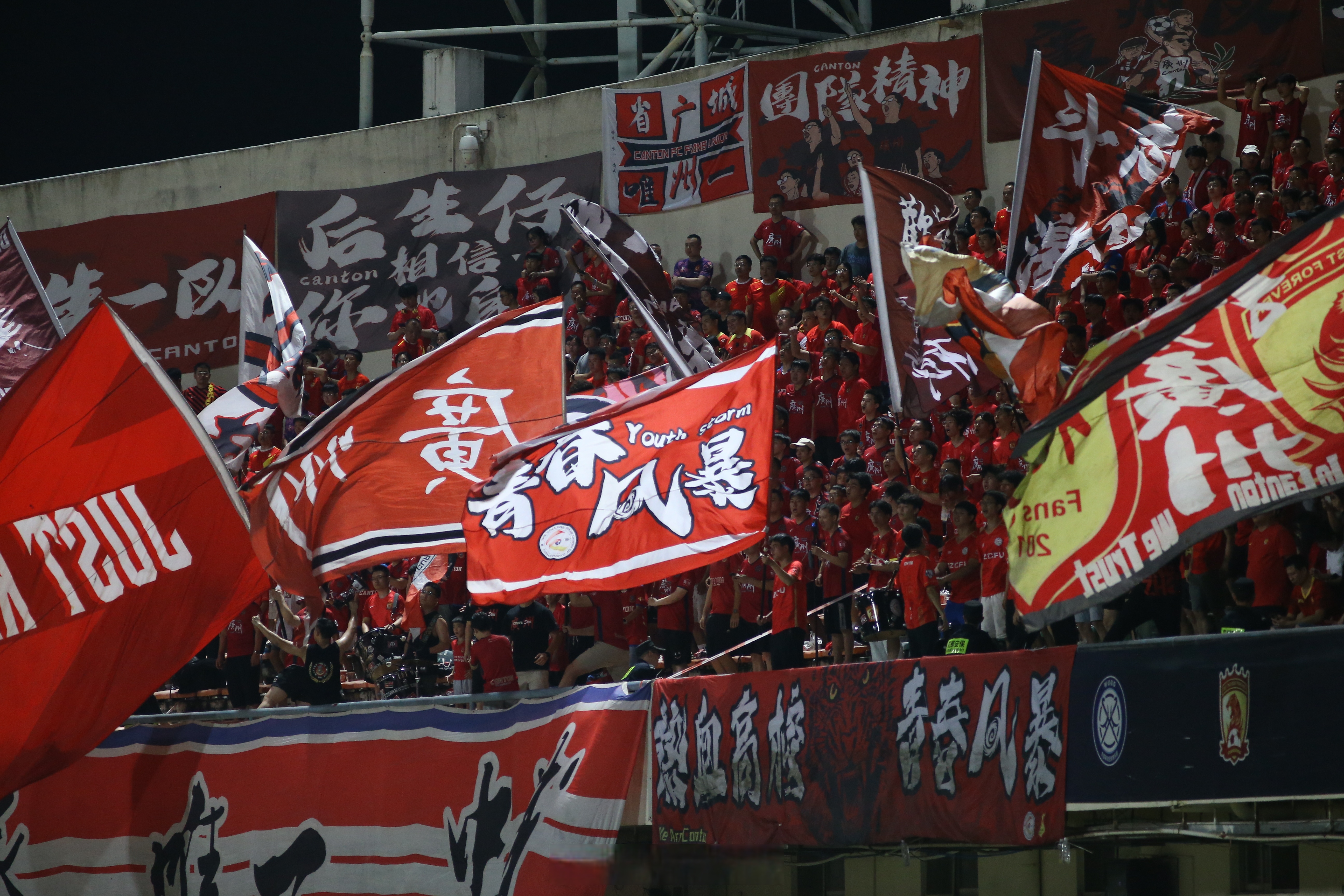 拔得头筹！球队全力以赴勇夺最后胜利