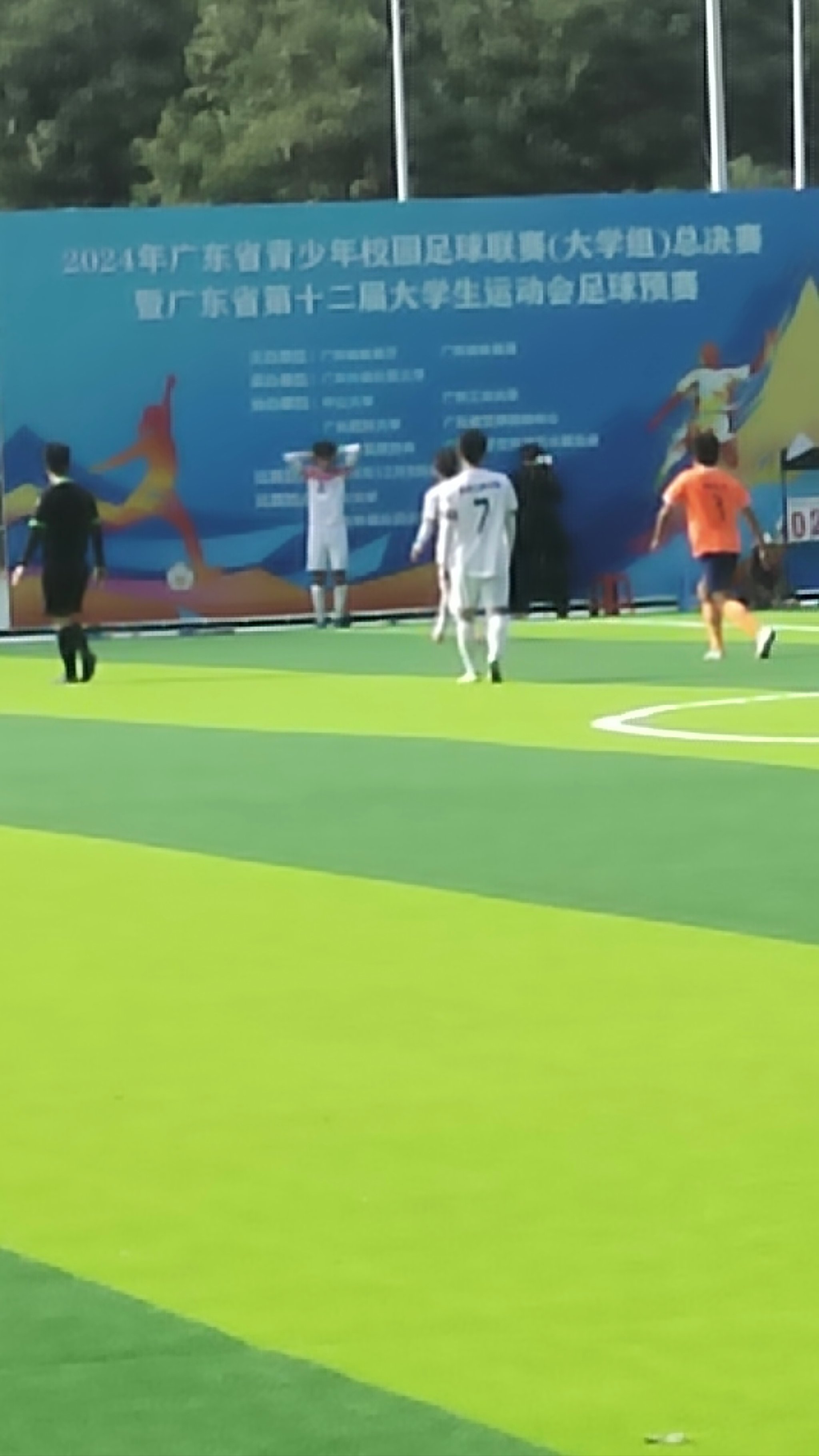 精彩的足球赛事，燃爆球场！