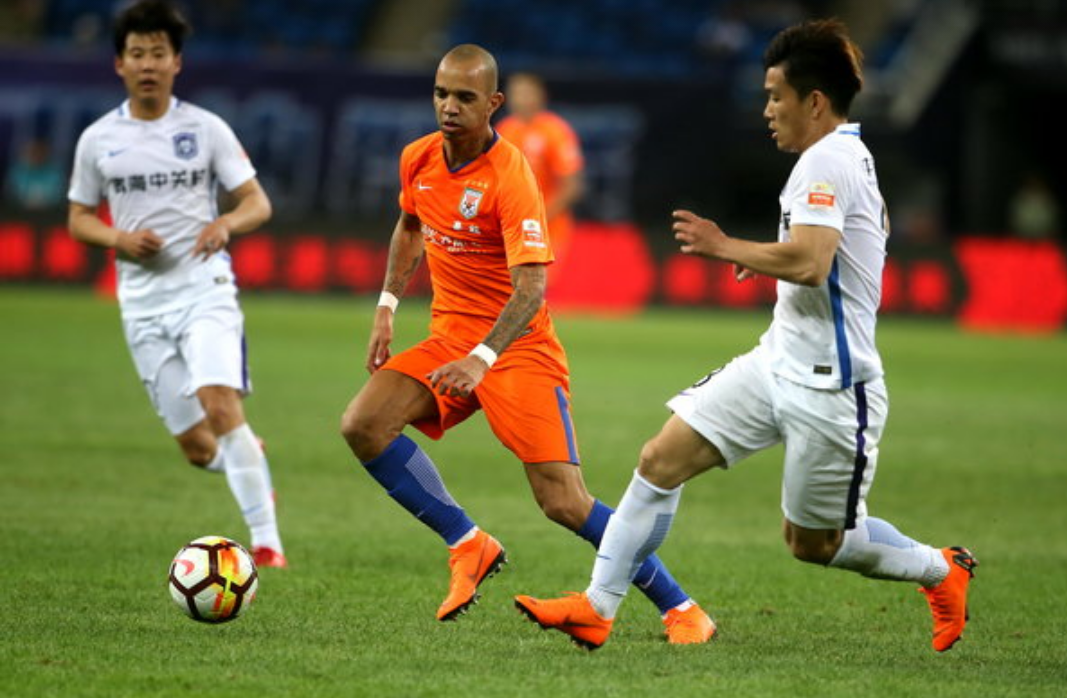 关于山东鲁能遭遇不利，连续两场失利后排名下滑的信息