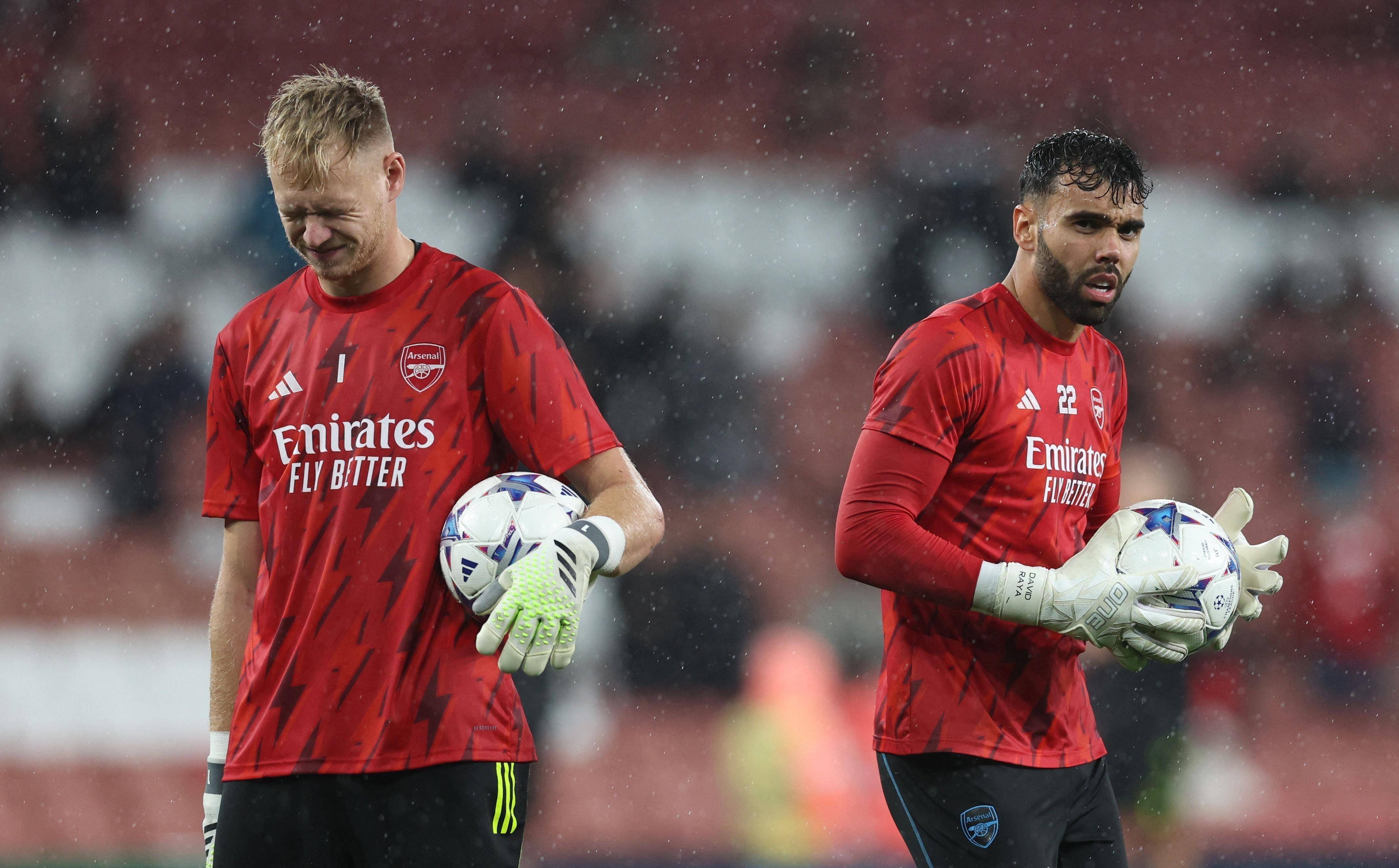 包含切尔西客场战胜阿森纳，取得关键胜利的词条