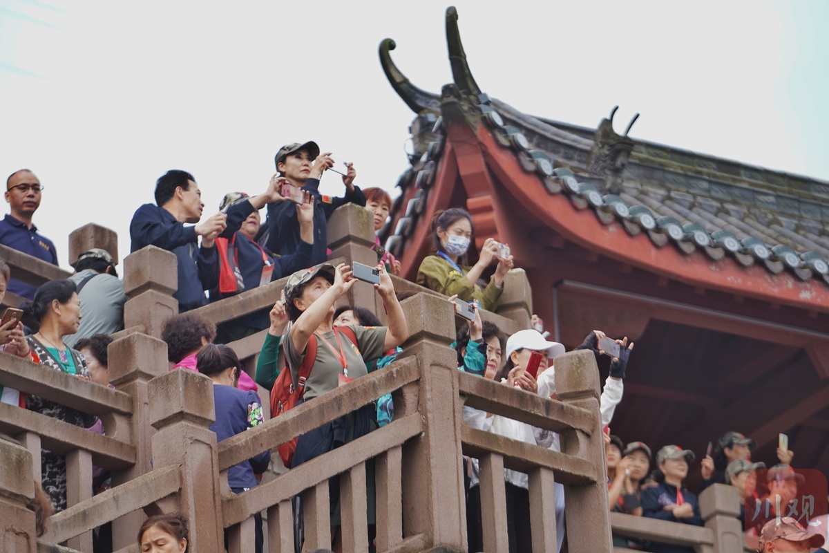 包含精彩的比赛镜头留下经久不衰的印记的词条