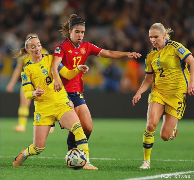 西班牙女足队在海外赛场上获胜