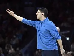 思谷舍特通过努力实力，取胜